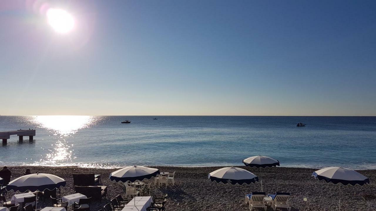 Saint Raphael - Appartement dans villa au calme à Valescure Esterno foto
